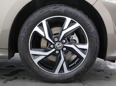 Toyota Yaris 1.5 VVT-h Design E-CVT Euro 6 (s/s) 5dr 26