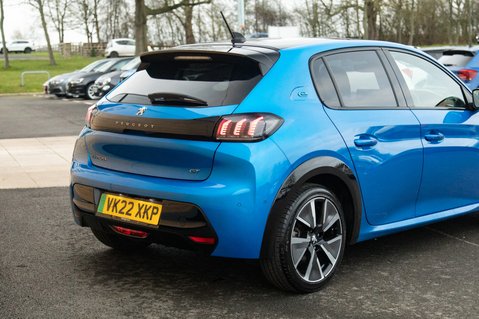 Peugeot 208 GT PREMIUM 9