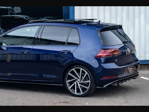 Volkswagen Golf 2.0 Golf R TSi 4Motion Semi-Auto 4WD 5dr 25