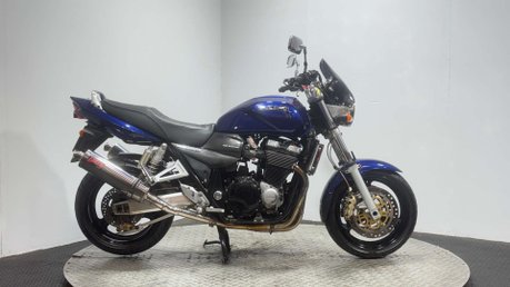 Suzuki GSX1400 2003 30K VERY CLEAN MUSCLE BIKE NEW MOT 1400CC NAKED 1
