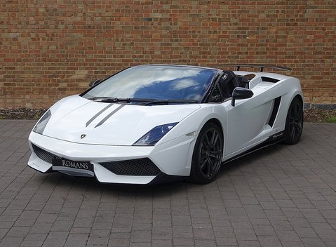 Lamborghini Gallardo LP 570-4 Performante Spyder 5
