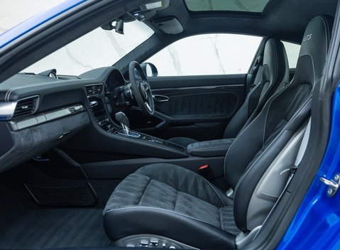 Porsche 911 Carrera 4 GTS (991.2) British Legends Edition 18