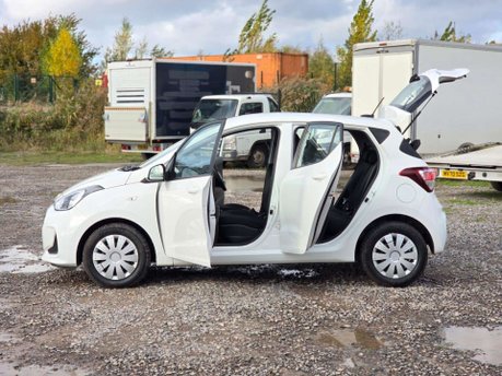 Hyundai i10 1.2 SE Hatchback 5dr Petrol Auto Euro 6 (87 ps) 13