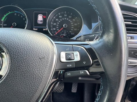 Volkswagen Golf 35.8kWh e-Golf Auto 5dr 18