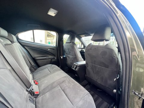 Lexus Ux 250H 55