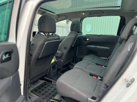 Peugeot 5008 1.6 5008 Allure Blue HDi S/S 5dr 24