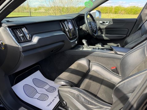 Volvo XC60 2.0 D4 R-Design Pro Auto AWD Euro 6 (s/s) 5dr 51