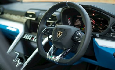 Lamborghini Urus 11
