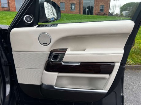 Land Rover Range Rover 3.0 Range Rover Vogue TDV6 Auto 4WD 5dr 20