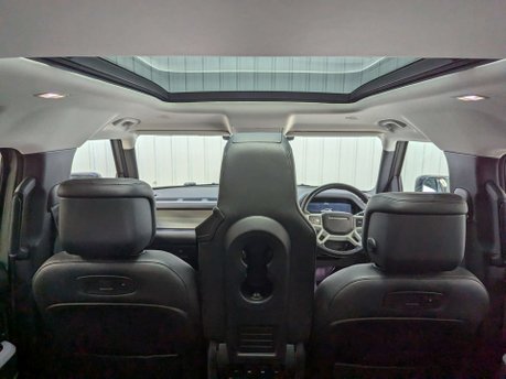 Land Rover Defender 2.0 Defender SE Auto 4WD 5dr 4