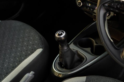 Toyota Aygo X VVT-I EDGE 29