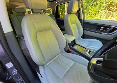 Land Rover Discovery Sport 2.0 Discovery Sport SE Tech TD4 Auto 4WD 5dr 36