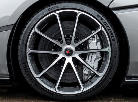 McLaren 570S Spider 14