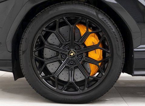 Lamborghini Urus 8