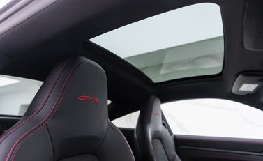 Porsche 911 CARRERA GTS (992) 11