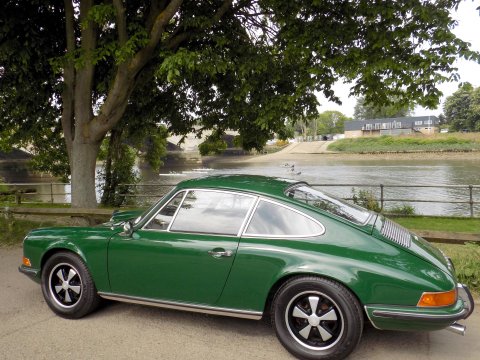 Porsche 911 T 2.2 LWB - LHD COUPE 11