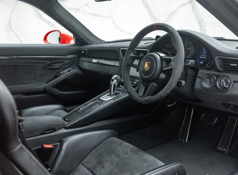 Porsche 911 GT2 RS Weissach (991) 13