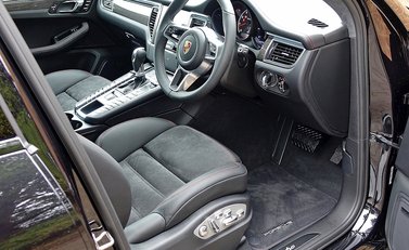 Porsche Macan Turbo Performance Package 15