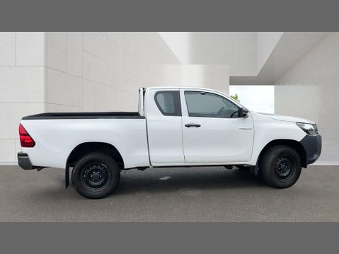 Toyota Hilux Active | 2.4 LT | Extended Cab | Tow Bar | Air Con | EURO 6 3