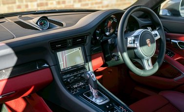 Porsche 911 (991) Carrera GTS 14