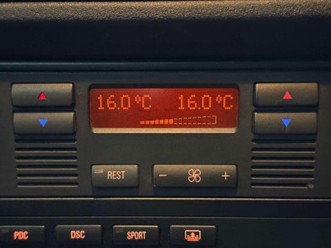 BMW M5 3.5 Saloon 4dr Petrol Manual (286 bhp) 61