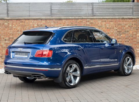 Bentley Bentayga V8 7