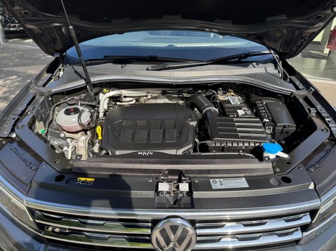 Volkswagen Tiguan R-LINE TECH TSI 4MOTION DSG 36