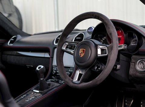 Porsche 718 Cayman GTS 11