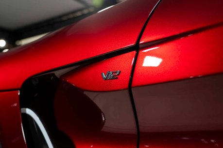 Aston Martin Vantage V12. 1 OF 333. OVER £45K IN OPTIONS. LIGHTWEIGHT PACKAGE. LIVERY PACKAGE. 48