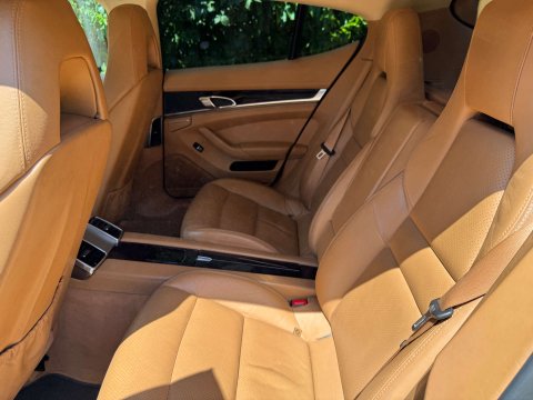 Porsche Panamera 4.8 Panamera 4s Semi-Auto 4WD 5dr 10