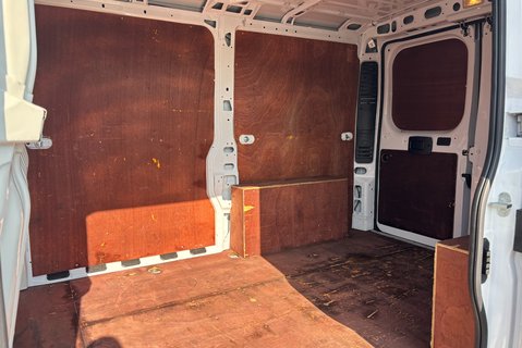 Peugeot Boxer 333 L1 H1 120 ps BlueHdi Professional - Sat Nav & Air Con 8