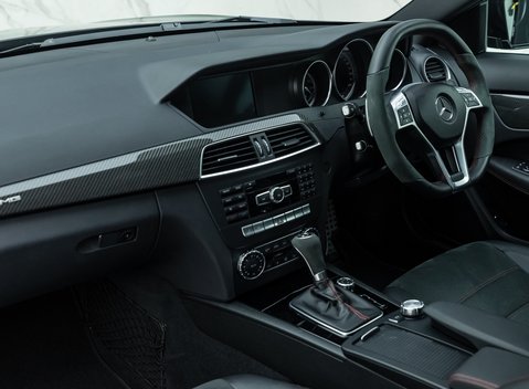 Mercedes-Benz C63 AMG Black Series 18