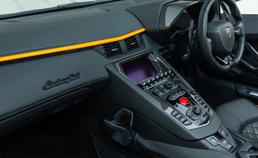 Lamborghini Aventador S LP 740-4 ROADSTER 20