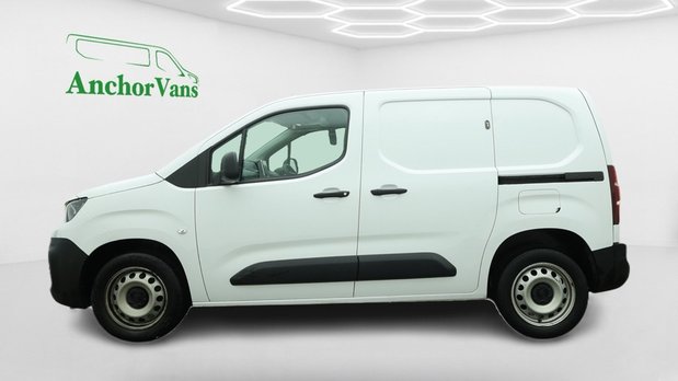 Peugeot Partner SWB L1H1 Low Roof Professional Premium+ Air Con Sensors EURO 6 NO VAT 7