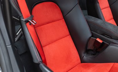 Porsche 911 (991) GT2 RS Weissach 13