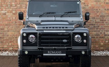 Land Rover Defender 90 XS URBAN TRUCK Carbon Edition 4