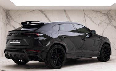 Lamborghini Urus 24