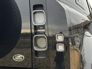 Land Rover Defender V8 25