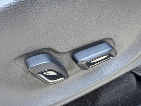 MG ZS 44.5kWh Exclusive Auto 5dr 27