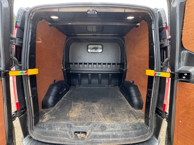 Ford Transit Custom Crew Cab [SOLD MT] SWB L1H1 Limited 320 Air Con Alloys Camera Nav Sensors E 10