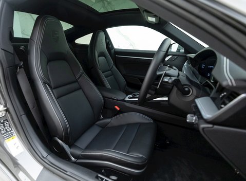 Porsche 911 Carrera S (992) 10