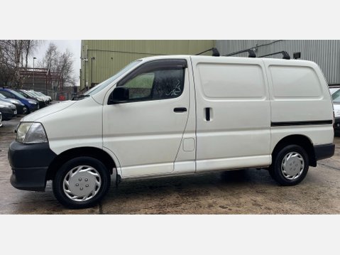 Toyota Hiace 2.5 280 D-4D Panel Van 4dr Diesel Manual RWD L1 H1 (221 g/km, 117 bhp) 17