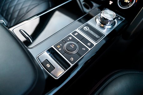 Land Rover Range Rover SV AUTOBIOGRAPHY DYNAMIC BLACK. NOW SOLD. PLEASE CALL 01903 254800. 14