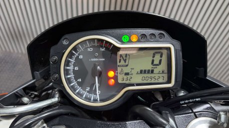 Suzuki GSR750 2013 ONLY 9K STUNNING EXAMPLE LONG MOT NAKED 750CC 34