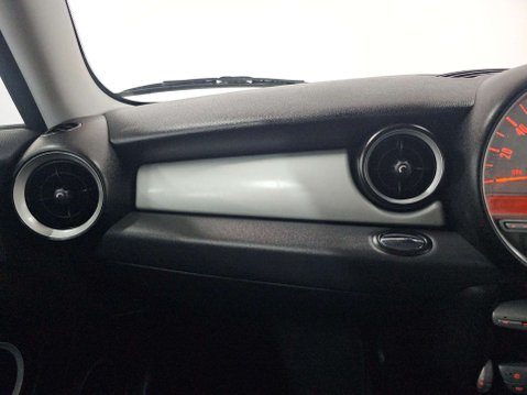 Mini Hatch 1.6 Cooper 3dr 68