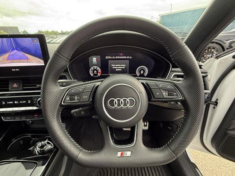 Audi A4 2.0 TDI 40 Black Edition Estate 5dr Diesel S Tronic quattro Euro 6 (s/s) (1 26