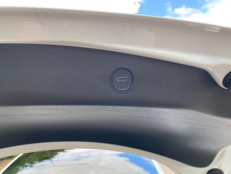 Tesla Model 3 (Dual Motor) Long Range Auto 4WDE 4dr 23