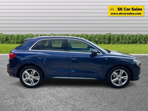 Audi Q3 1.5 TFSI CoD 35 S line S Tronic Euro 6 (s/s) 5dr 4