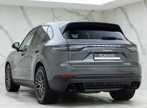 Porsche Cayenne E-Hybrid 3