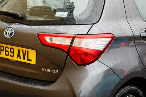 Toyota Yaris VVT-I ICON 9